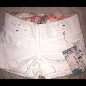 Cute white shorts
